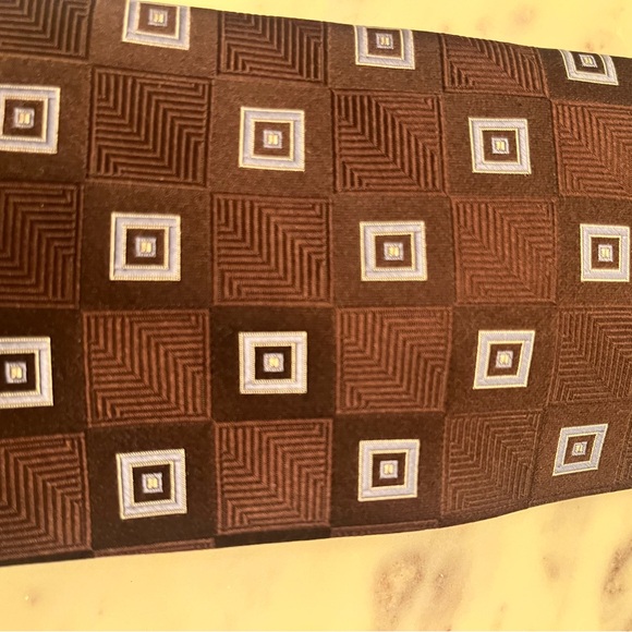 Donald Trump Tie - Brown and blueish squares - Picture 5 of 5